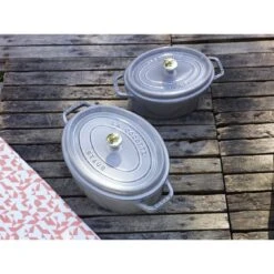 Staub Cocotte 15 Cm, Oval, Graphit-Grau, Gusseisen 11 Staub Cocotte 15 Cm, Oval, Graphit-Grau, Gusseisen -Demeyere Geschäft 000017241