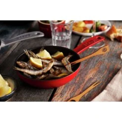 Staub Bratpfanne 16 Cm, Gusseisen, Kirsch-Rot 8 Staub Bratpfanne 16 Cm, Gusseisen, Kirsch-Rot -Demeyere Geschäft 000018095