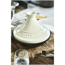 Staub Tajine 28 Cm, Gusseisen, Cream 6 Staub Tajine 28 Cm, Gusseisen, Cream -Demeyere Geschäft 424418362