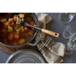 Staub Cocotte 24 Cm, Rund, Graphit-Grau, Gusseisen 10 Staub Cocotte 24 Cm, Rund, Graphit-Grau, Gusseisen -Demeyere Geschäft 424424407